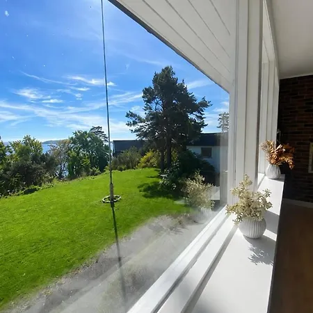 Villaer Stort Med Sjøutsikt Med Det Lille Ekstra Tønsberg